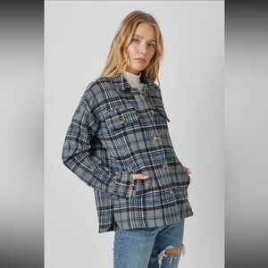 363. Mystree Plaid Shacket W/Pockets Blue Gray Cabincore Outdoor Jacket NWT